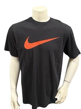 Nike Men’s Athletic T-Shirt Black Orange Swoosh Logo Short Sleeve XL